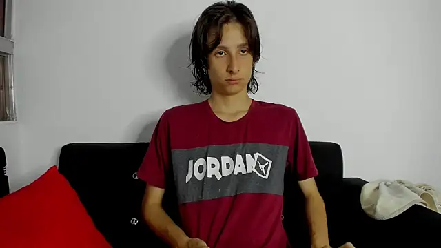 cirosky_elchicopolla Chat XXX in diretta