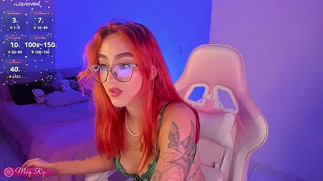 Evaluxee's Live XXX Chat