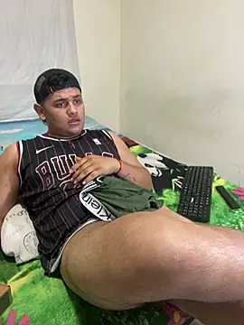 boy_jasson Adlı Modelin Canlı XXX Sohbeti