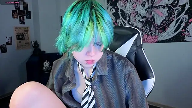 XXX chat uživo modela LittleKittenStar