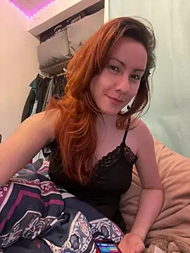 Nina-Chick777のライブXXXチャット