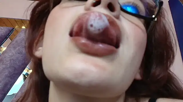 LARICSABLUE 现场XXX聊天