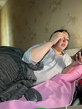 Naughtbaby_2025 Adlı Modelin Canlı XXX Sohbeti