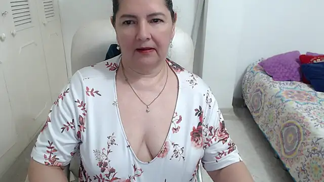 leonela_69's Live XXX Chat