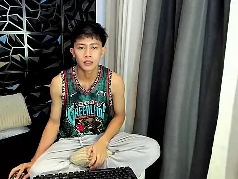 roberthugecock's Webcam Show