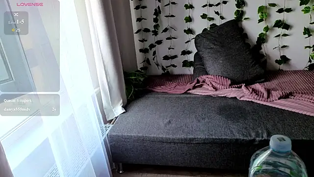 Онлайн чат XXX MonikFoxi