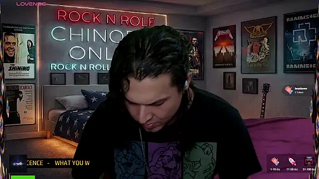 chino_roz Show in webcam