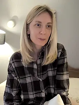 AvelinaLeoni Adlı Modelin Web Kamerası Şovu