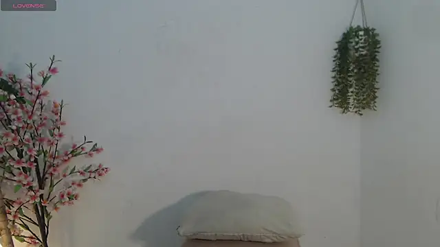 scarlet_111's Webcam Show