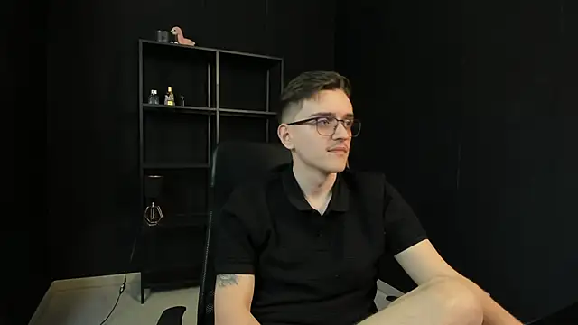 Pokazy przed kamerką – FelixStarkk