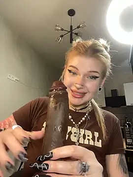DriveThruCiri's Webcam Show