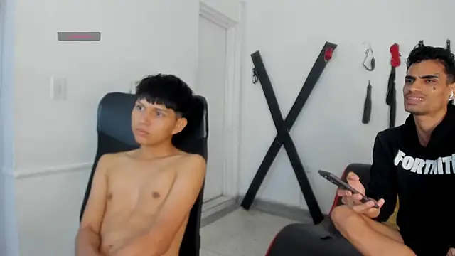 XXX chat uživo modela Gay_Red_Room