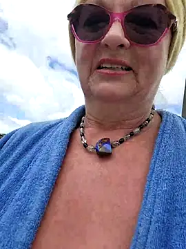 Hot-Muci's Webcam Show