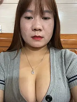 Liness101 webcam show