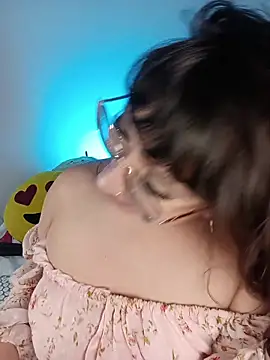 Piafisher_2's Live XXX Chat