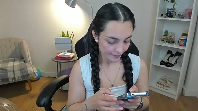 Chat +18 de _BellaEvans_ ao vivo