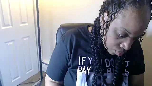 Chat +18 de Sexymona1218 ao vivo