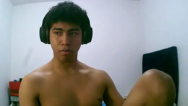 عرض كام joused_dominic