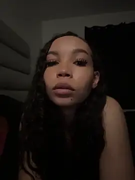 Chat XXX en directo de nikkiloveee