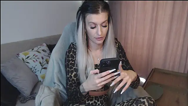 عرض كام mia_lovely98