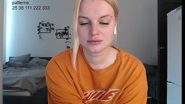 hey_shinyy live XXX chat
