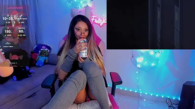 _Freydis_ Show in webcam