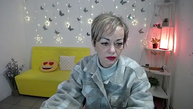 NikaMayu's Live XXX Chat