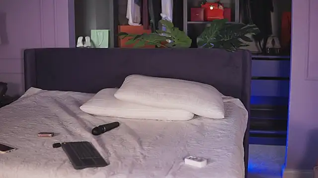 Chat XXX en directo de Monique_Celeste
