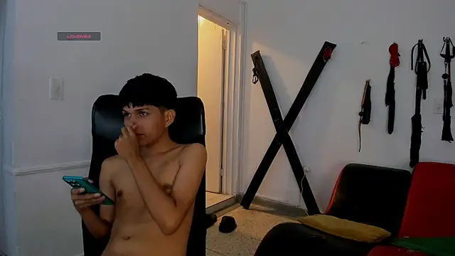 Gay_Red_Room Chat XXX live