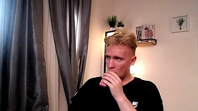 AlexxSweet 网络视讯表演