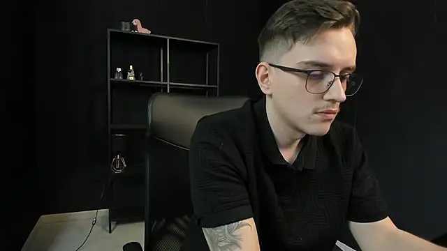 FelixStarkk 라이브 XXX 채팅