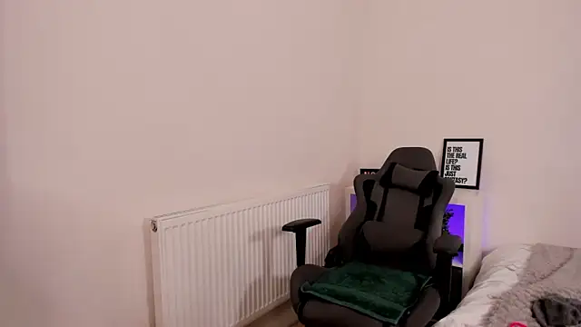 LucieWinters_UK 现场XXX聊天