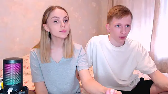 XXX chat uživo modela juliaanddima