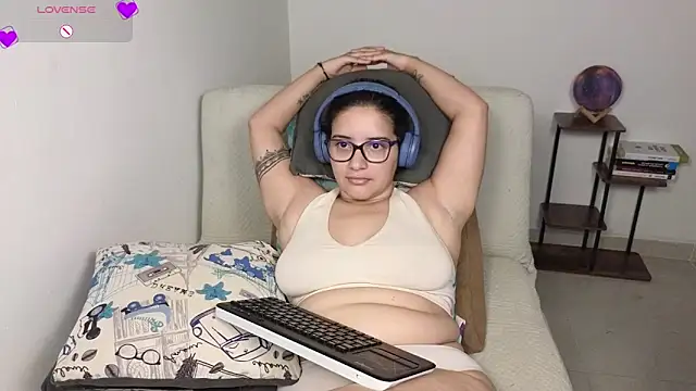 blue__moon_n Live XXX chat