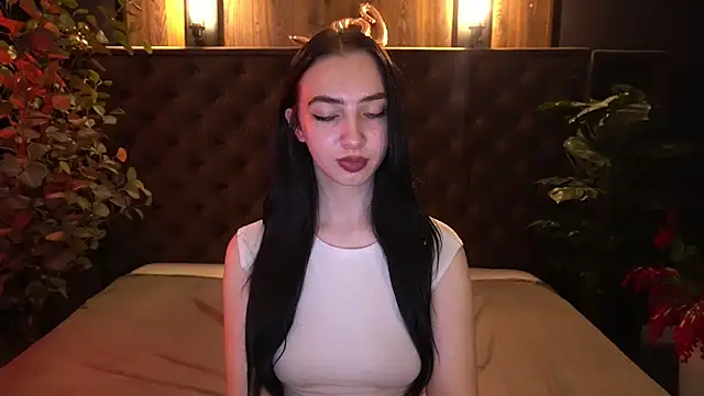 WildKittenX_ Adlı Modelin Canlı XXX Sohbeti