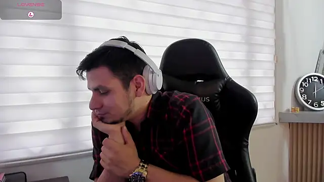 XXX chat uživo modela Rick_Adams