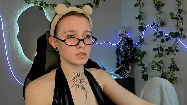 Elastikisss' Live XXX Chat