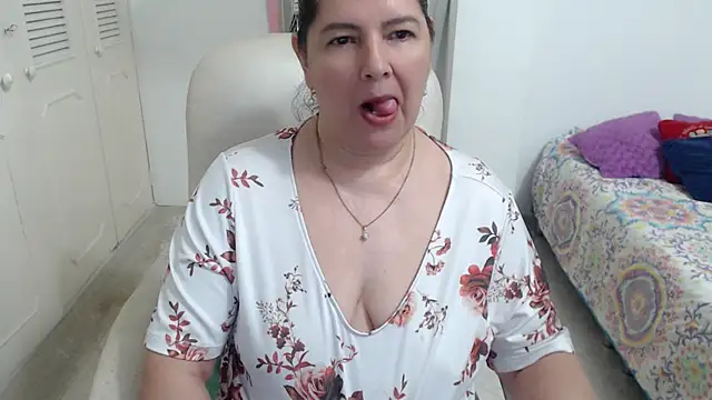 leonela_69 Live XXX-Chat