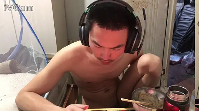 dyjdddttj élő XXX-chatje