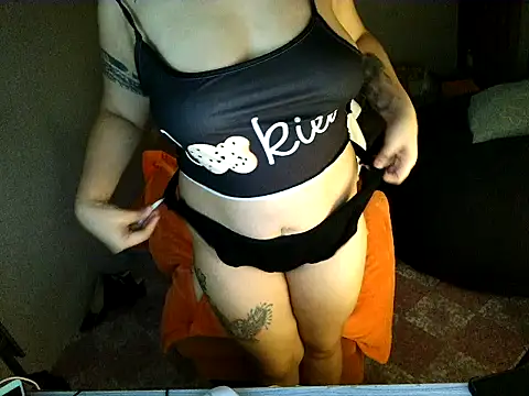 Chillntalkmami – Live XXX-chat