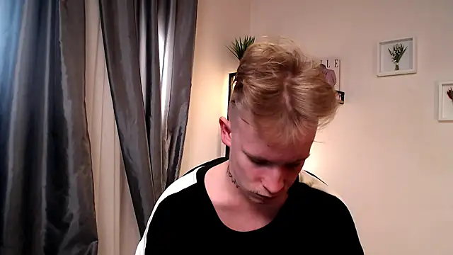 Chatroom XXX en direct de AlexxSweet