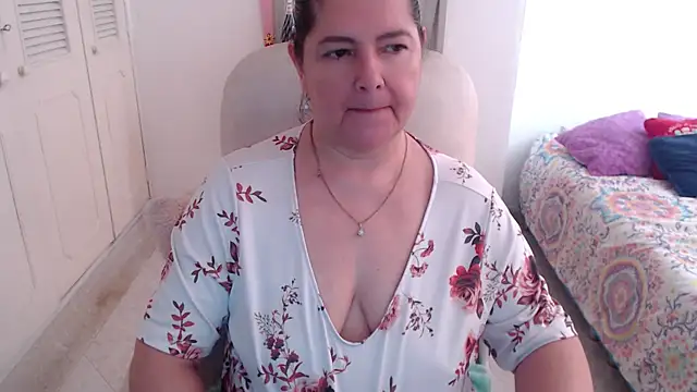 leonela_69's Live XXX Chat