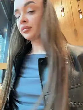 Chat +18 de KristiRich ao vivo