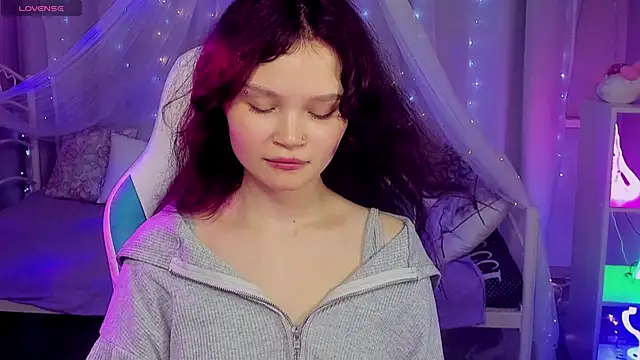 EmilyChaves 现场XXX聊天