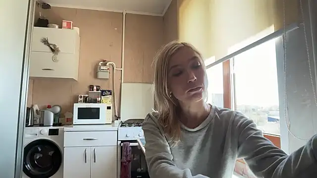 AngelJeni élő XXX-chatje