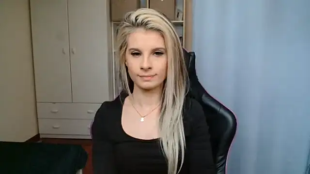KristineGlow Adlı Modelin Canlı XXX Sohbeti