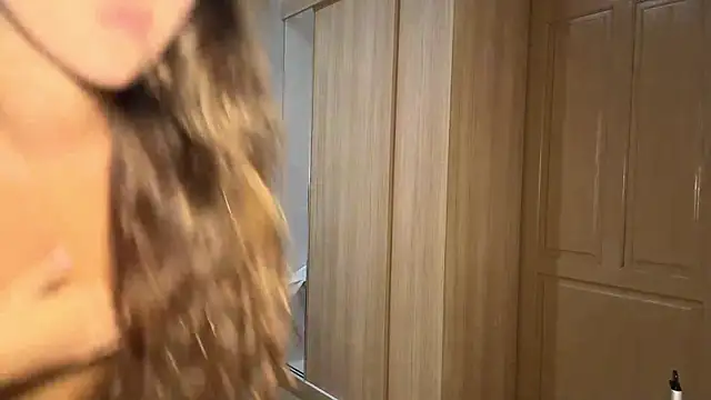 kamila_18_french Pertunjukan Webcam