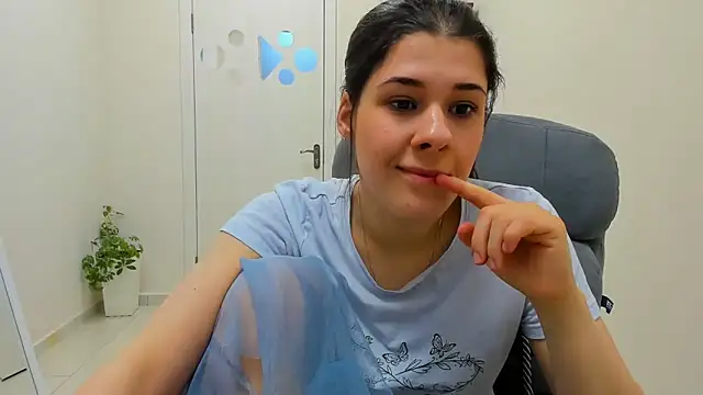 Joannia: απευθείας συνομιλία ΧΧΧ