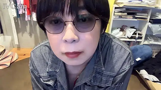 kuroi_kaseijin Pertunjukan Webcam