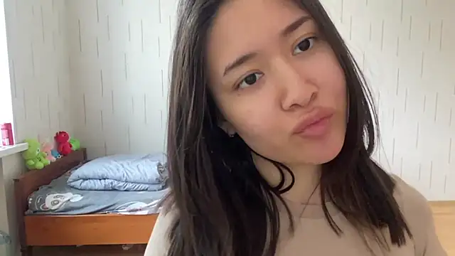 YourMiIa's Live XXX Chat